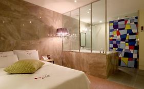 Hotel H2